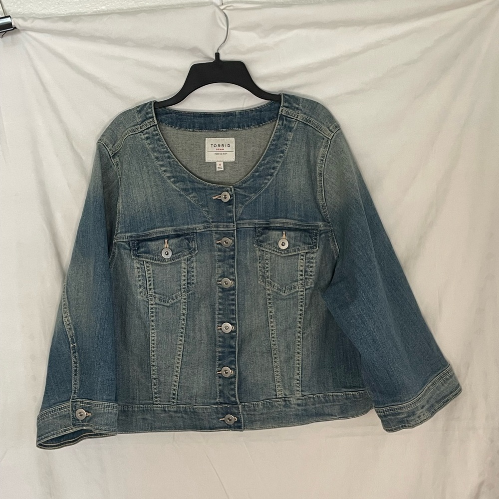 Torrid Women's 4 Cropped Blue Jean Jacket